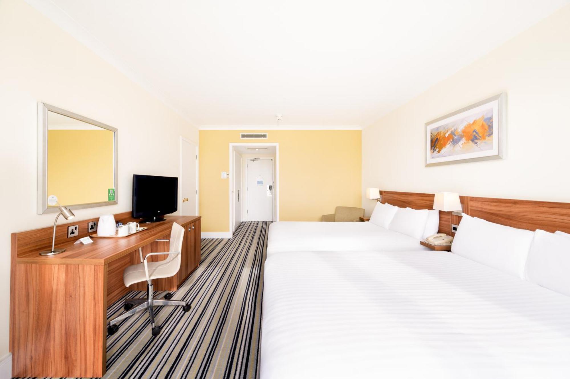 Holiday Inn Leeds Brighouse By Ihg Exterior foto